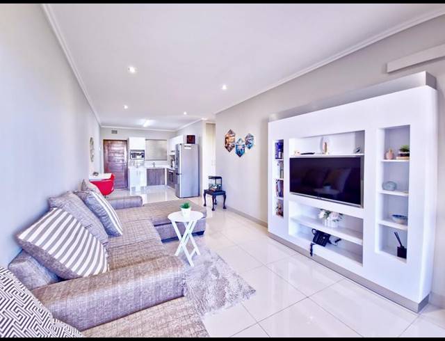 1 BEDROOM APARTMENT FOR SALE IN UMHLANGA RIDGE